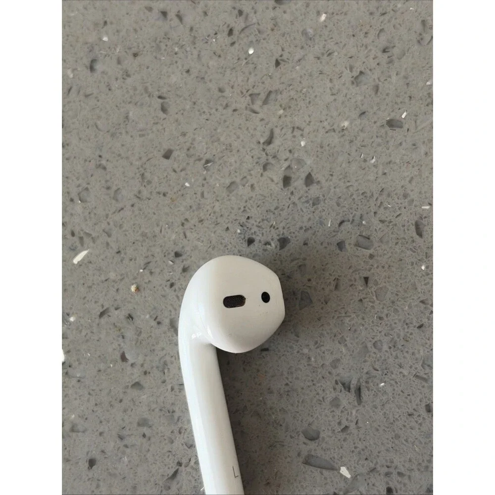 Apple AirPods 2nd Gen LEFT Earbud Replacement A2031 untested